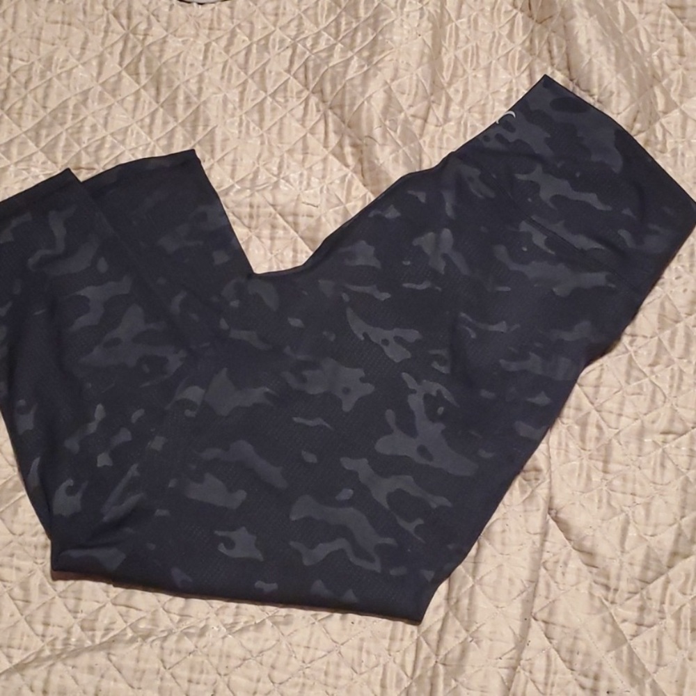 {12} Zyia Gray Battleship Camo Luxe High Rise 7/8 Legging